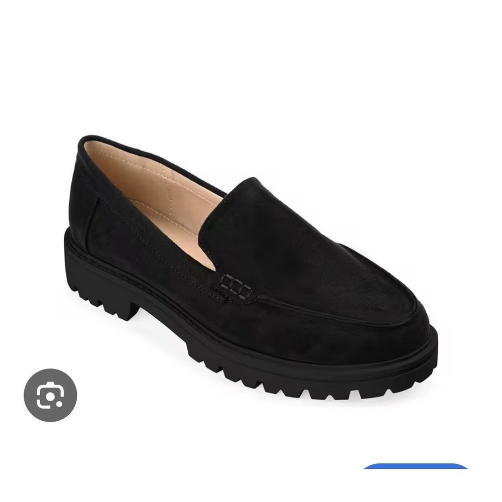 Journee Collection NWOB Women's Erika Narrow Loafer Size 9 Narrow